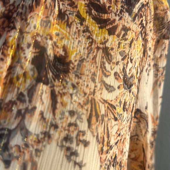 Coral dress. Size M long sleeve. Floral pleaded - Picture 2 of 7